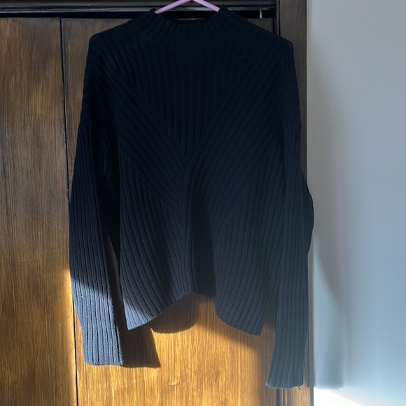 RVCA sweater - Picture 2 of 6